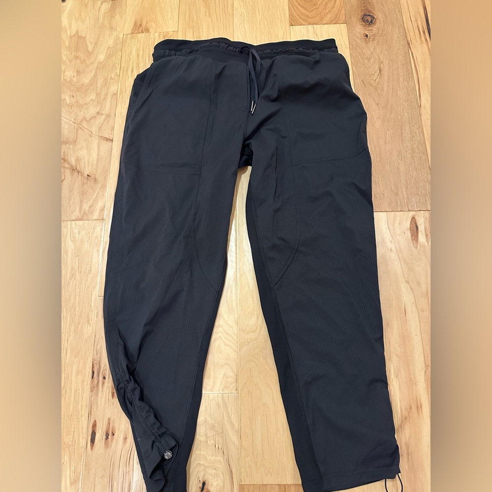 Lululemon dance studio jogger cropped/narrow at ankle